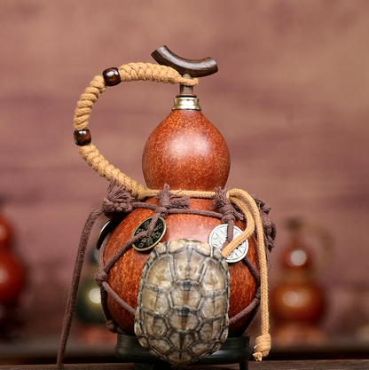 Tortoise Shell Net /Urushi-Lined Gourd Bottle Dyed with Traditional Chinese Herbal Decoction