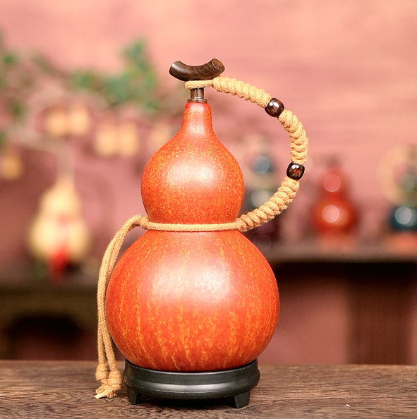 【Special Offer】Textured Urushi-Lined Gourd Bottle Dyed with Traditional Chinese Herbal Decoction