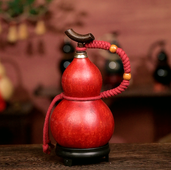 Red Approx. 250ml Urushi-Lined Gourd Bottle Dyed with Traditional Chinese Herbal Decoction