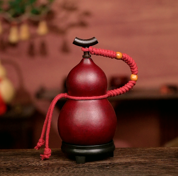 Red Approx. 250ml Urushi-Lined Gourd Bottle Dyed with Traditional Chinese Herbal Decoction