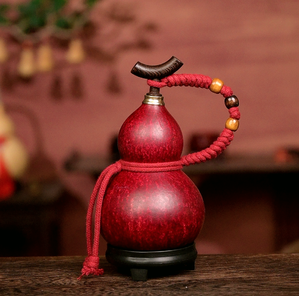 Approx. 250ml Urushi-Lined Gourd Bottle Dyed with Traditional Chinese Herbal Decoction