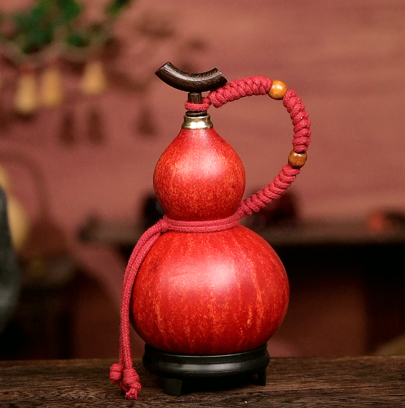 Approx. 250ml Urushi-Lined Gourd Bottle Dyed with Traditional Chinese Herbal Decoction
