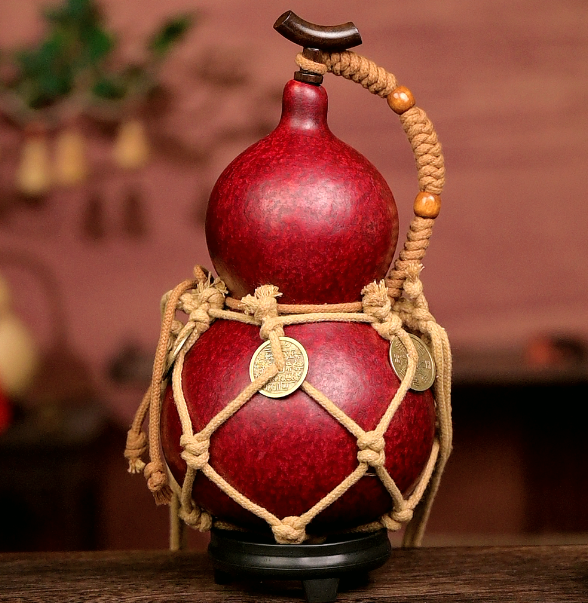 Urushi-Lined Gourd Bottle Dyed with Traditional Chinese Herbal Decoction