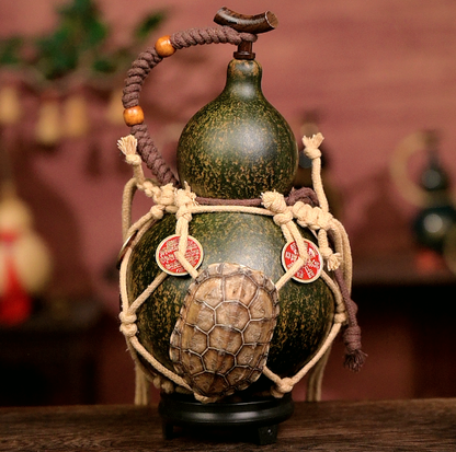 Tortoise Shell Net /Urushi-Lined Gourd Bottle Dyed with Traditional Chinese Herbal Decoction