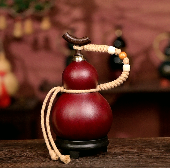 Red Approx. 250ml Urushi-Lined Gourd Bottle Dyed with Traditional Chinese Herbal Decoction