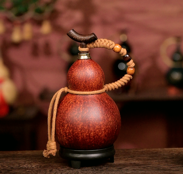 Approx. 250ml Urushi-Lined Gourd Bottle Dyed with Traditional Chinese Herbal Decoction