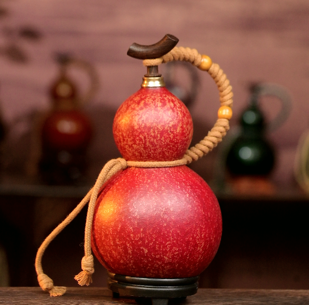 【Special Offer】Textured Urushi-Lined Gourd Bottle Dyed with Traditional Chinese Herbal Decoction