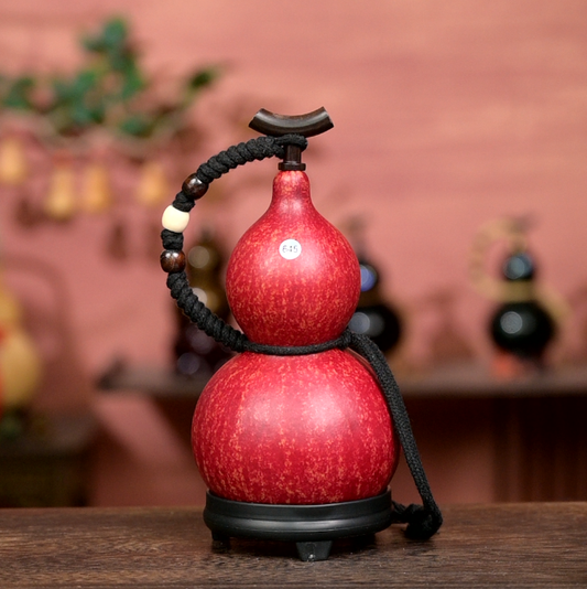 【Special Offer】Textured Urushi-Lined Gourd Bottle Dyed with Traditional Chinese Herbal Decoction