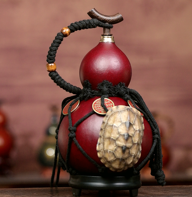 Tortoise Shell Net /Urushi-Lined Gourd Bottle Dyed with Traditional Chinese Herbal Decoction