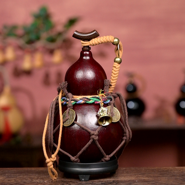 Red Handcrafted Urushi Wine Gourd with Net Carrier