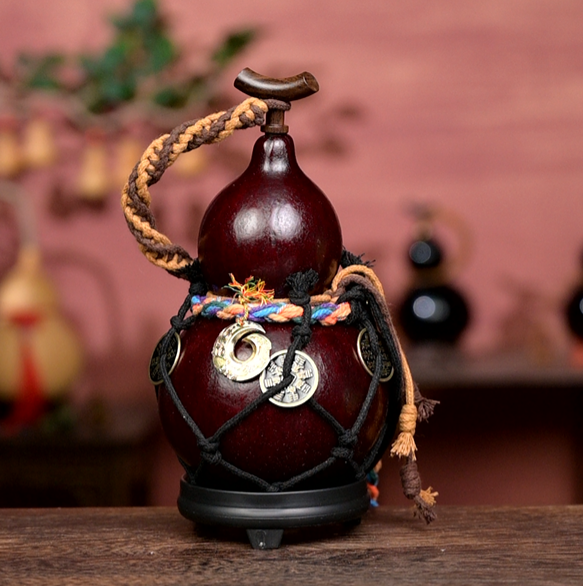 Red Handcrafted Urushi Wine Gourd with Net Carrier