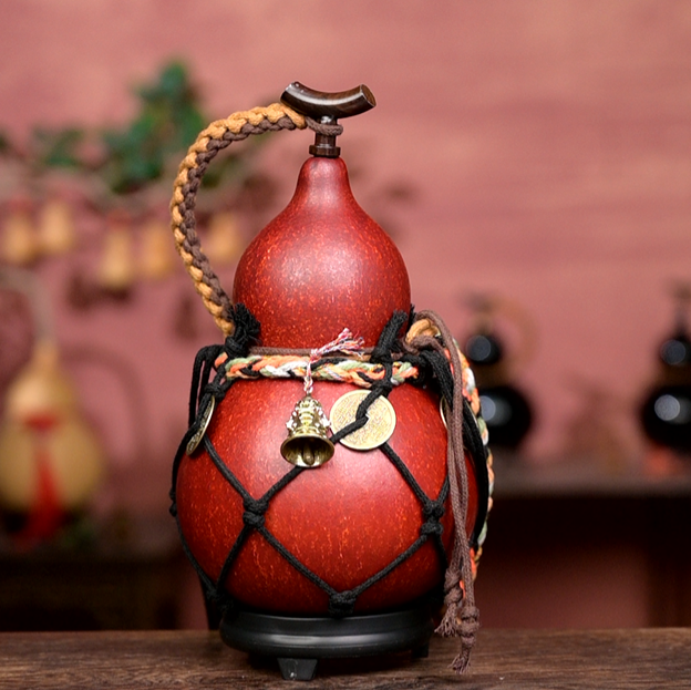 Red Handcrafted Urushi Wine Gourd with Net Carrier