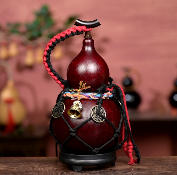 Red Handcrafted Urushi Wine Gourd with Net Carrier