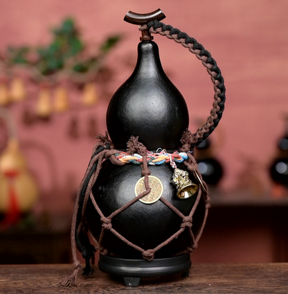 Black Urushi-Lined Gourd Bottle Dyed with Traditional Chinese Herbal Decoction
