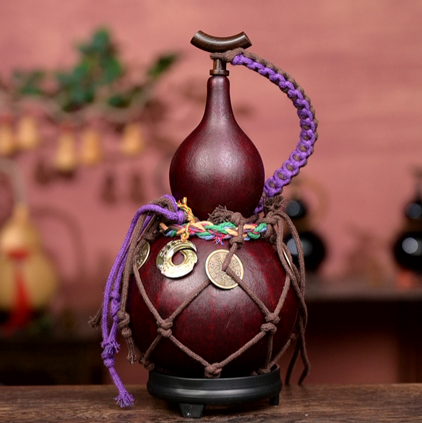 Red Handcrafted Urushi Wine Gourd with Net Carrier