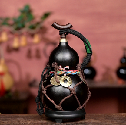 Black Urushi-Lined Gourd Bottle Dyed with Traditional Chinese Herbal Decoction