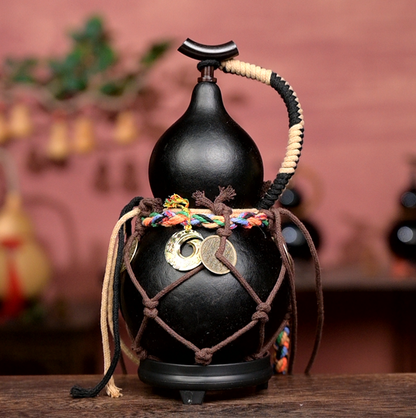 Black Urushi-Lined Gourd Bottle Dyed with Traditional Chinese Herbal Decoction