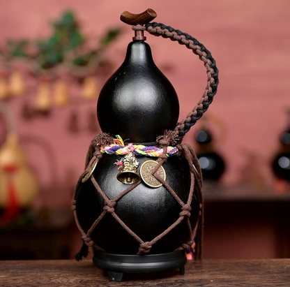 Black Urushi-Lined Gourd Bottle Dyed with Traditional Chinese Herbal Decoction
