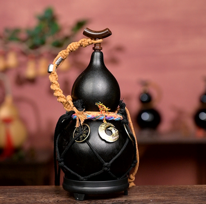 Black Urushi-Lined Gourd Bottle Dyed with Traditional Chinese Herbal Decoction