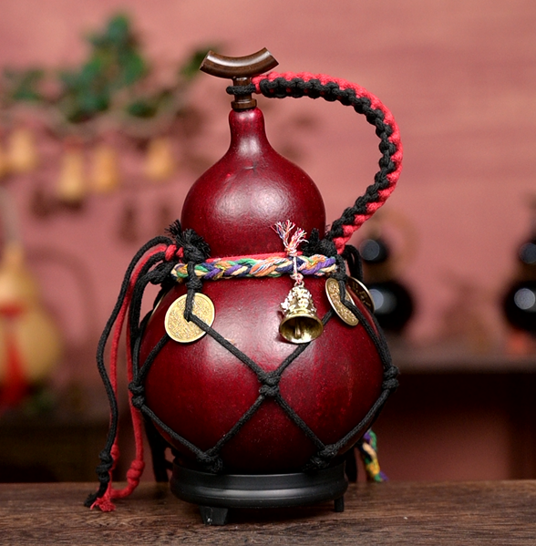 Red Handcrafted Urushi Wine Gourd with Net Carrier