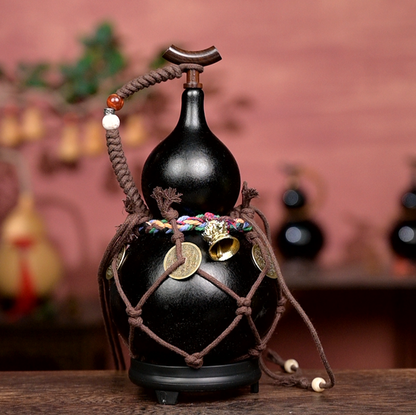 Black Urushi-Lined Gourd Bottle Dyed with Traditional Chinese Herbal Decoction
