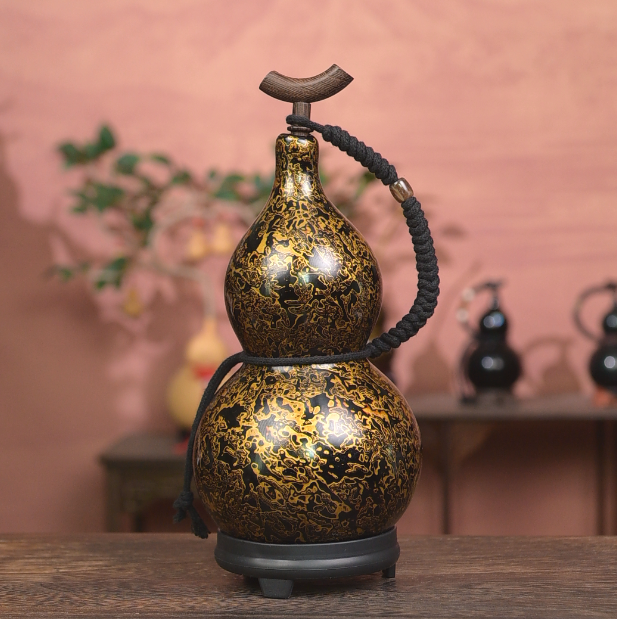 Museum-Quality Urushi Lacquer Art Gourd Water Flask