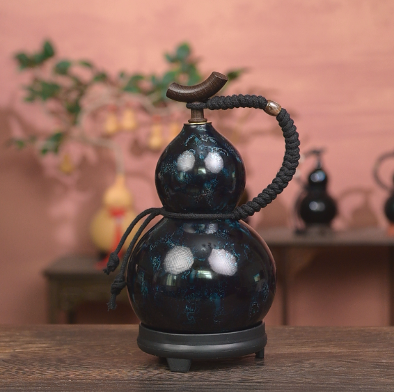 Museum-Quality Urushi Lacquer Art Gourd Water Flask