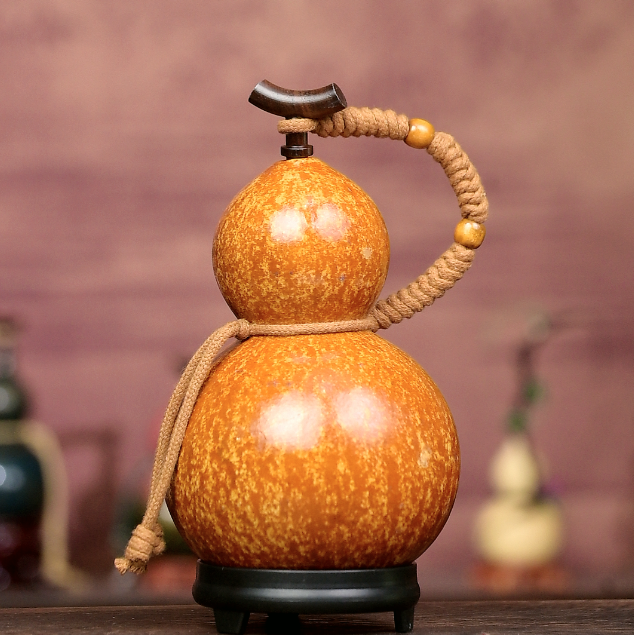 【Special Offer】Textured Urushi-Lined Gourd Bottle Dyed with Traditional Chinese Herbal Decoction